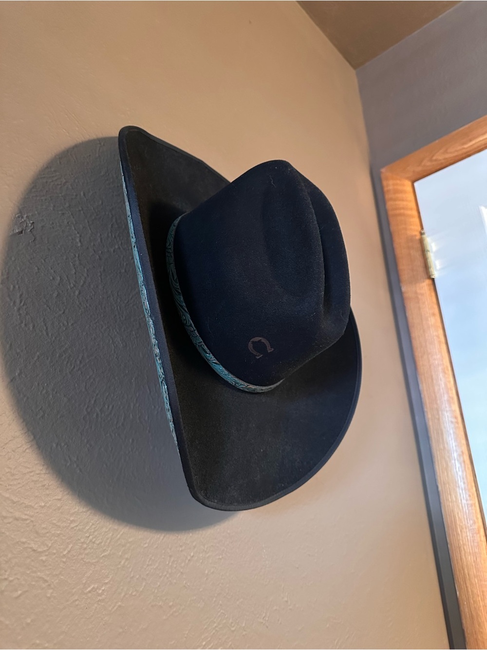 Charlie 1 Horse 4X Black Felt w/ Turquoise Accent